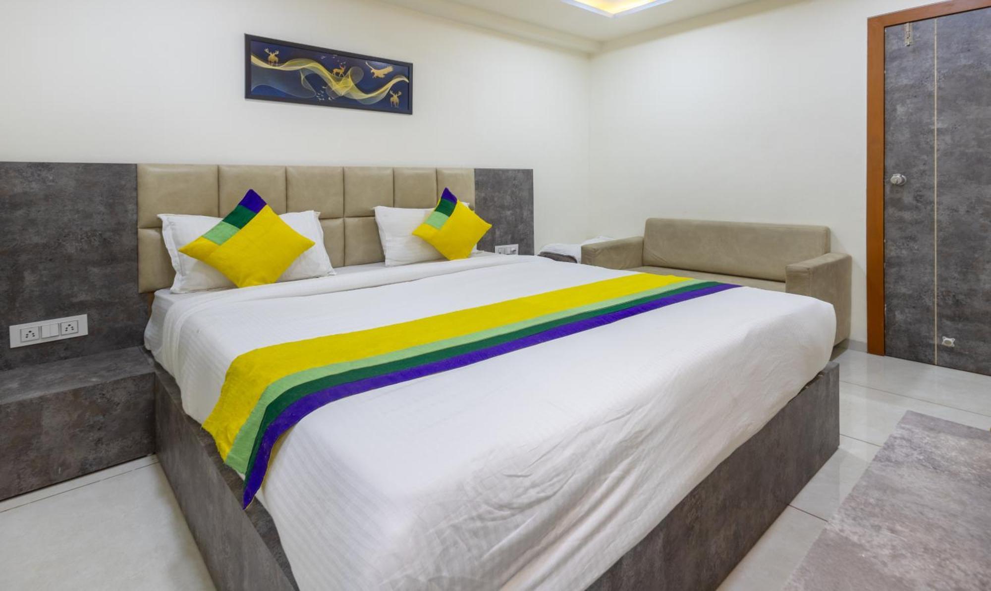 Itsy Hotels Signature, Nehru Nagar 아흐메다바드 외부 사진